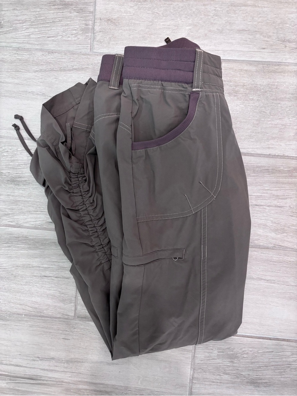 Kuhl Trekr Convertible Cinched leg hiking pants size 4 short